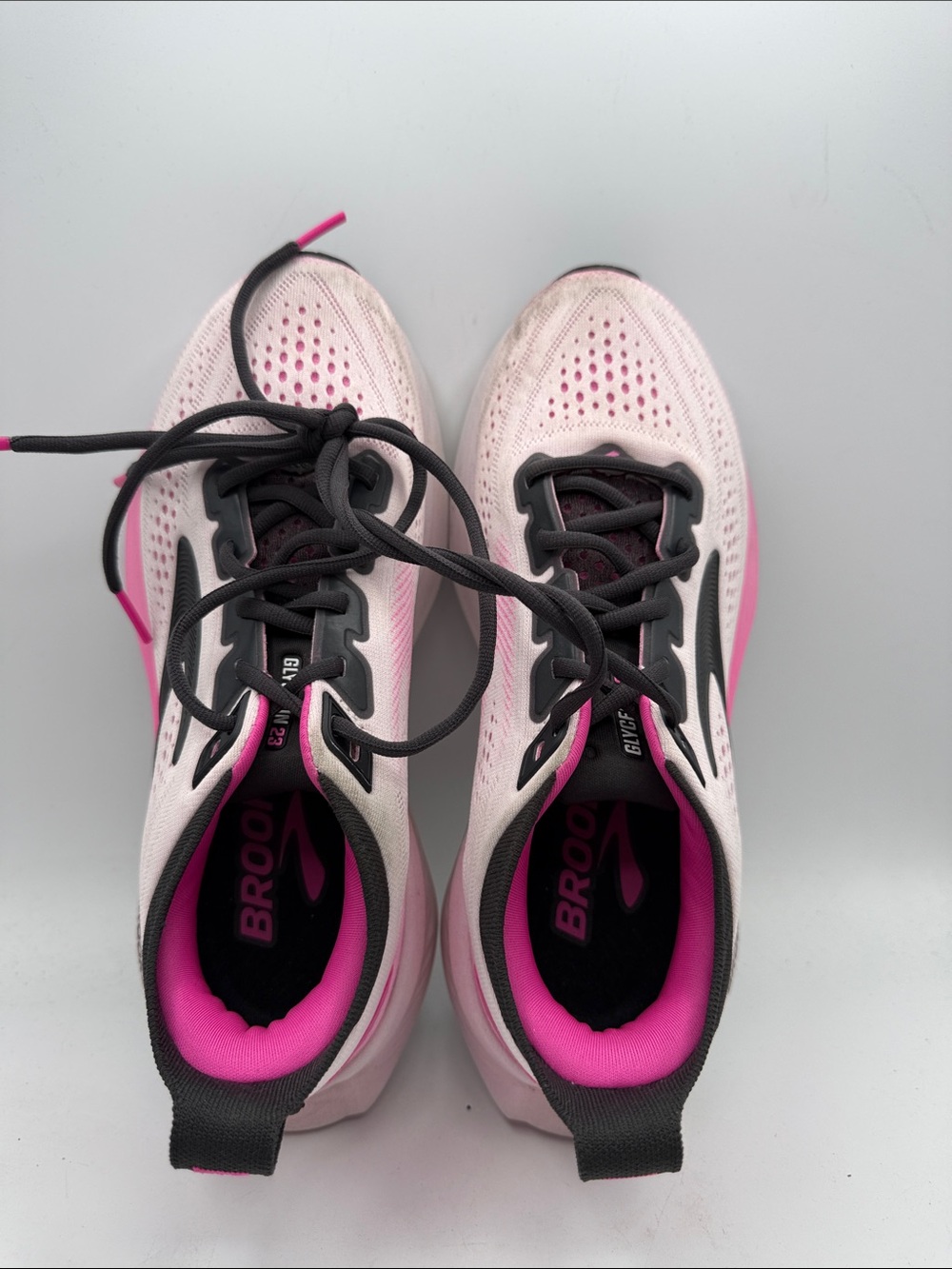 Brooks Glycerin 23 women’s 7.5 Pink and Black Running Shoes S1 - Picture 4 of 6